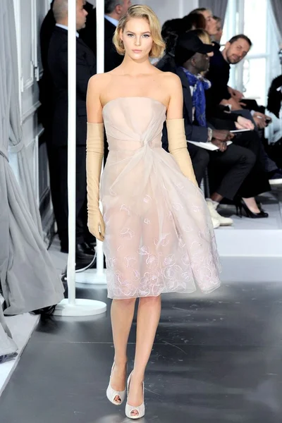 Look 24